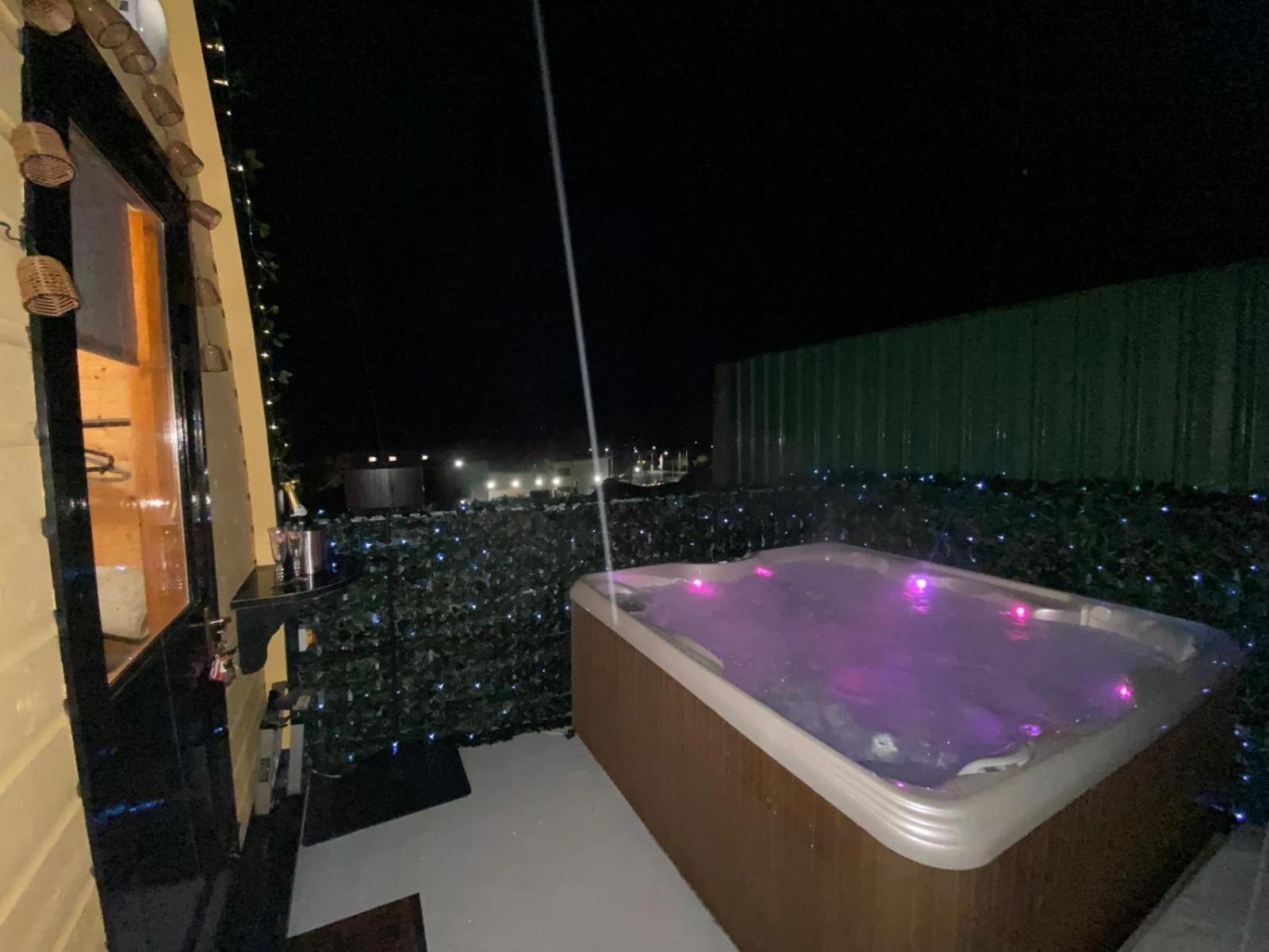 Apartament Arch Pod & Hot Tub Carndonagh Zewnętrze zdjęcie